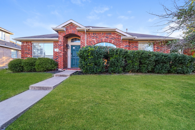 129 Buffalo Creek Dr DeSoto, TX 75115